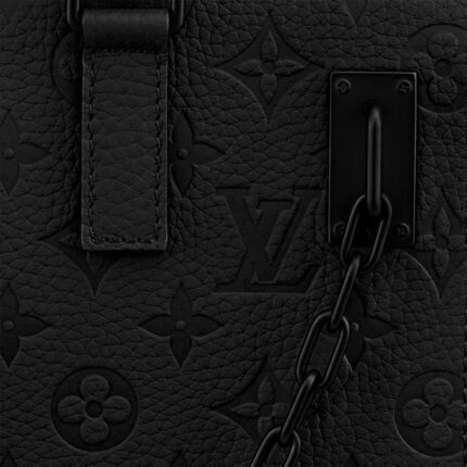 sans-serif; font-size: 14px; letter-spacing: 0.3px; background-color: #ffffff;">Inspired by Louis Vuitton's Sac Plat bag from 1968