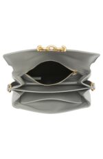 Magnetic chain closure