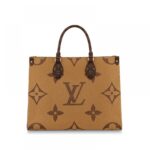 the Onthego tote bag is as striking as it is practical. A Monogram Reverse pattern on the sides and handles creates a stylish contrast in color and scale. With its generous capacity