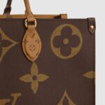 this versatile GM model is an ideal bag for everyday wear.