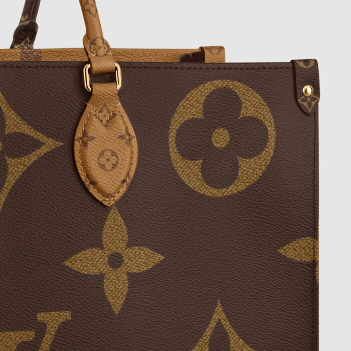 this versatile GM model is an ideal bag for everyday wear.